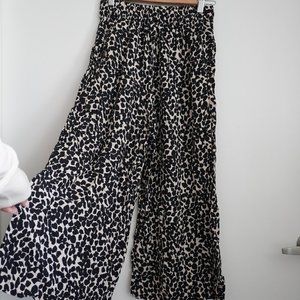 H&M Printed flowy pants